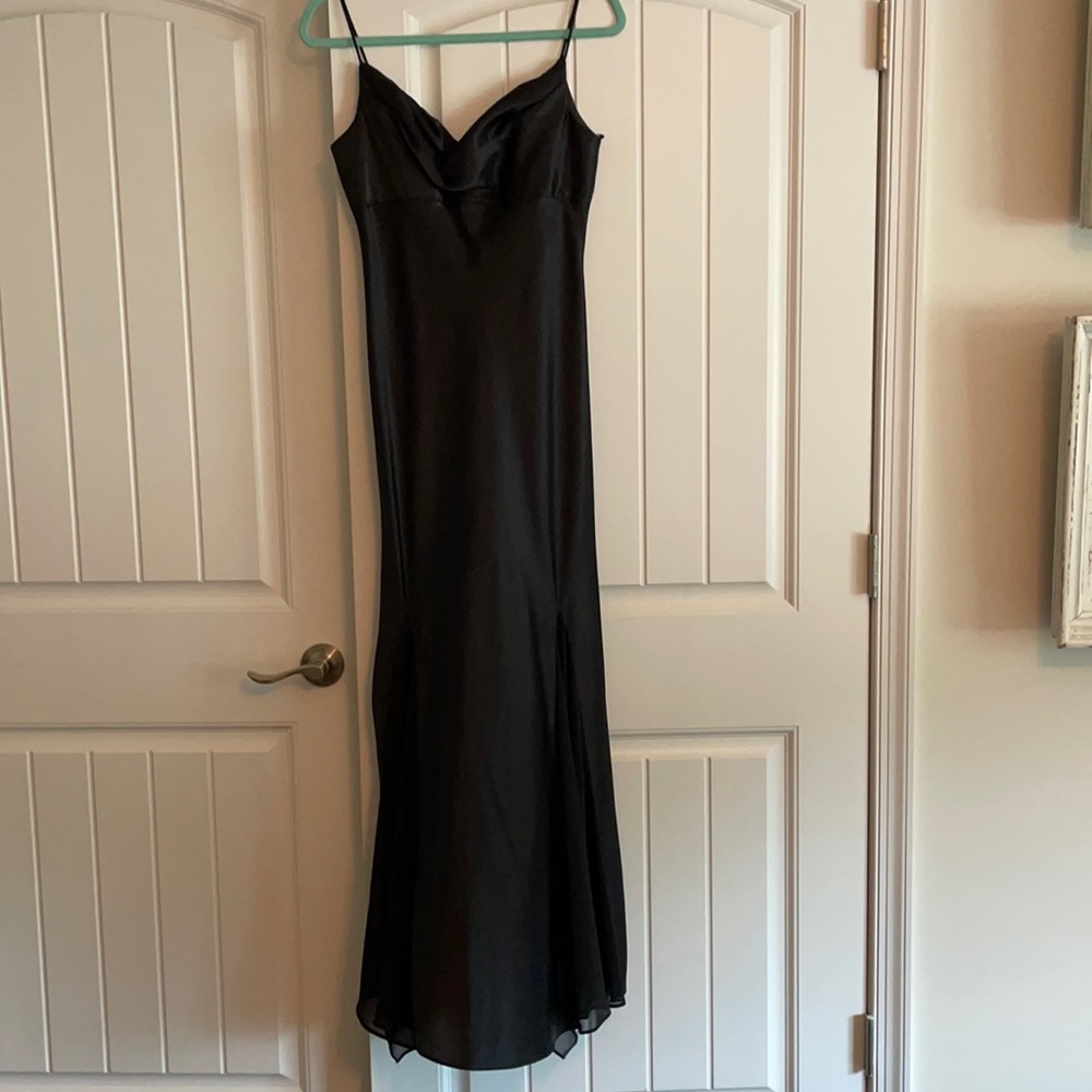 Cache’ stunner! Floor length dress for prom, wedding or Gala